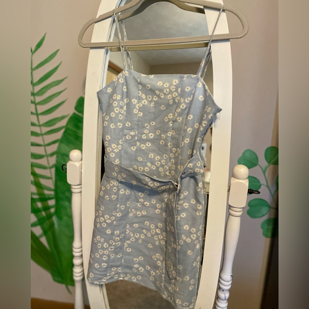 Zara Light blue floral linen mini with belt